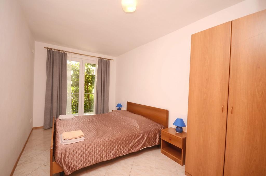 Apartments Romano *